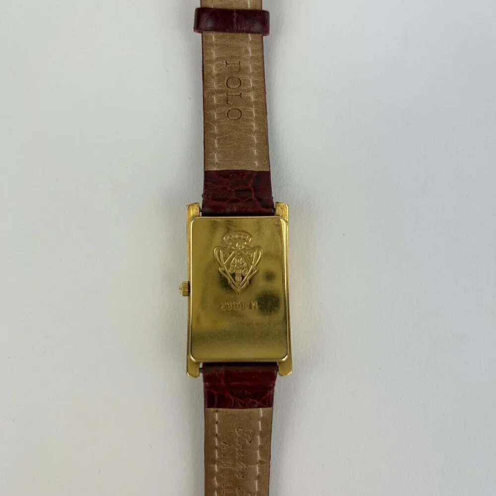 GUCCI 2600M Vintage Women's Quartz Watch Red Leather band